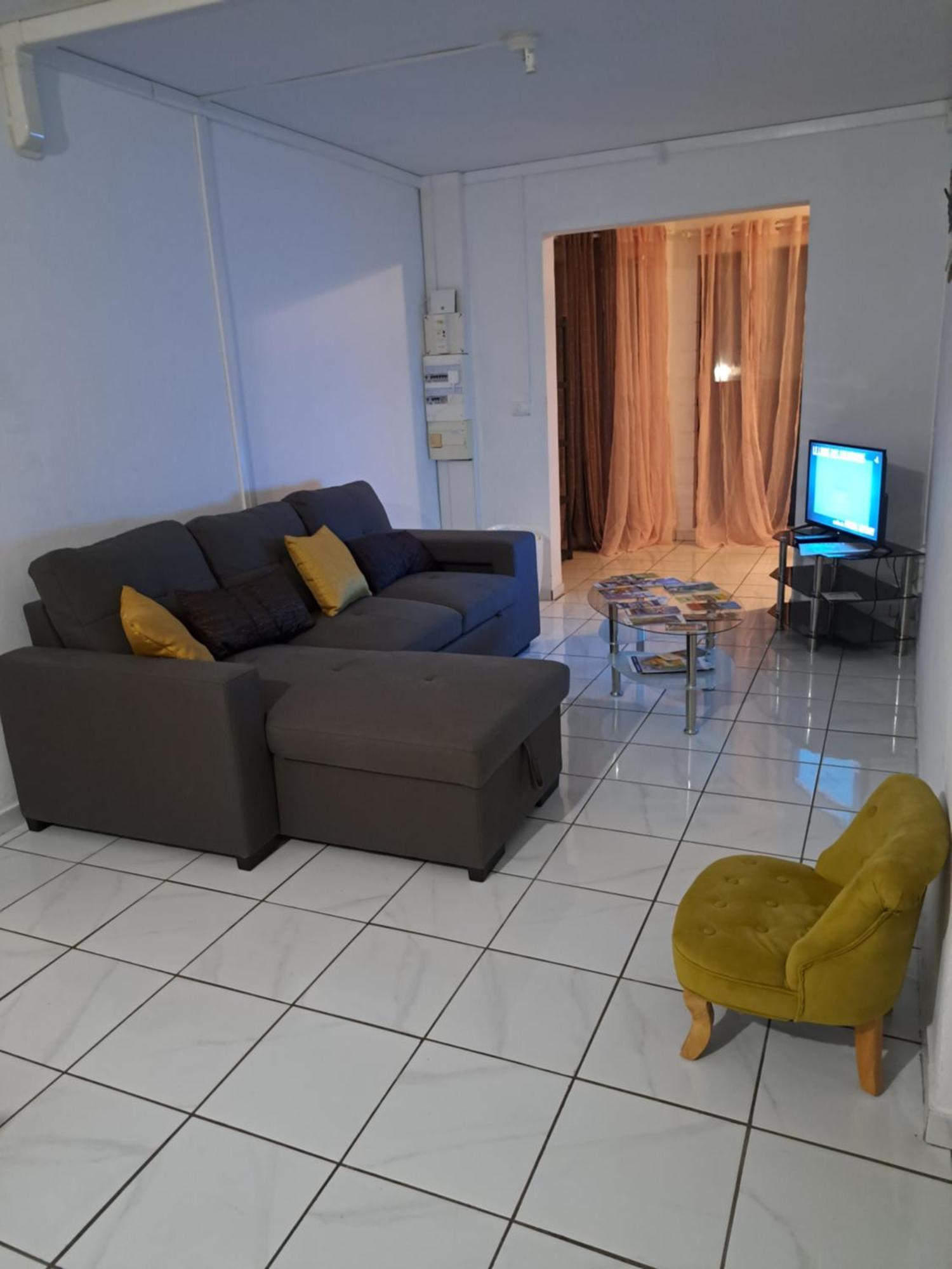 Appart A La Res Andy Accueillant 1 A 5 Pers Arrive Autonome , 2 Places De Parking Dans La Cour Devant La Maison Lejlighed Saint-Denis Eksteriør billede