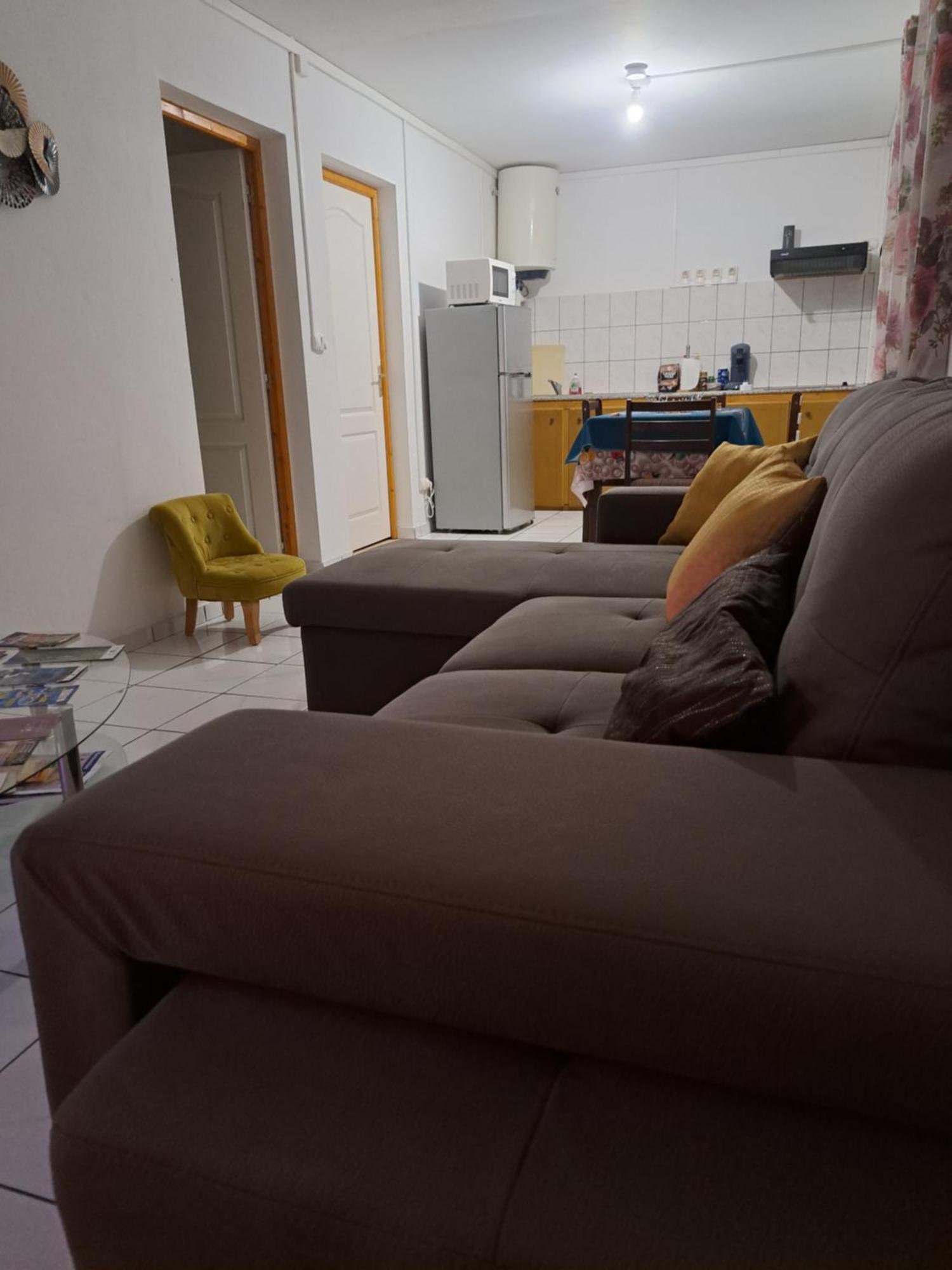 Appart A La Res Andy Accueillant 1 A 5 Pers Arrive Autonome , 2 Places De Parking Dans La Cour Devant La Maison Lejlighed Saint-Denis Eksteriør billede